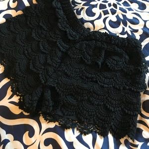 Lace ruffle shorts